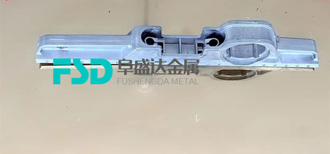 水平（píng）尺